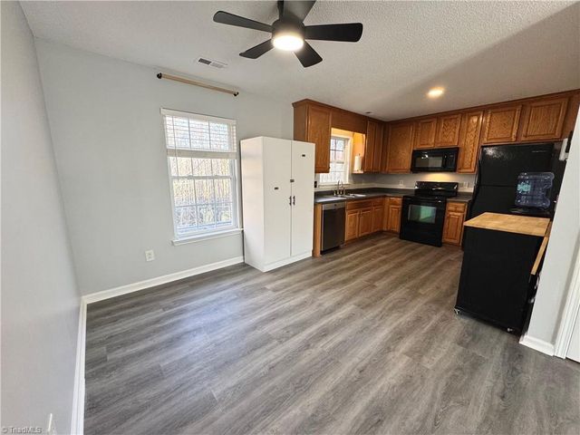 7243 Wanda Vista Lane, Pfafftown, NC 27040