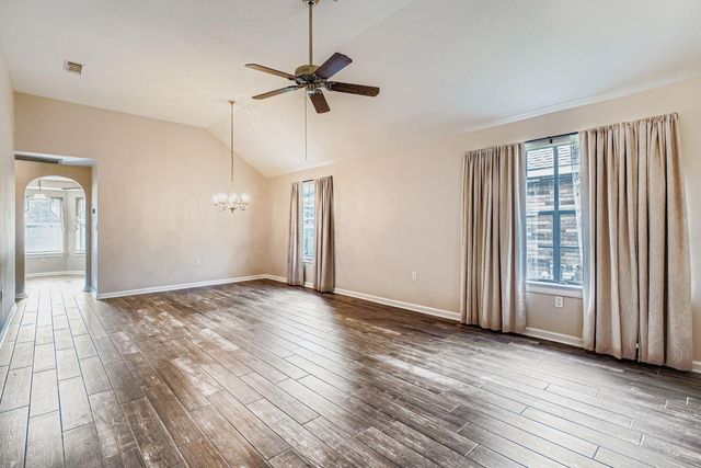 723 Redwood Bend Lane, Pearland, TX 77584