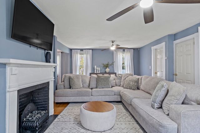 181 Central St, Rockland, MA 02370
