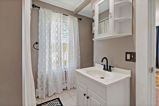181 Central St, Rockland, MA 02370