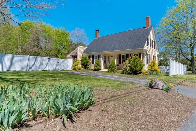 181 Central St, Rockland, MA 02370