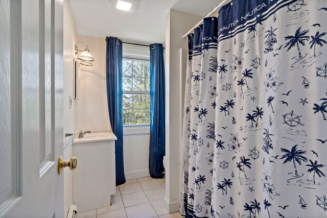 181 Central St, Rockland, MA 02370