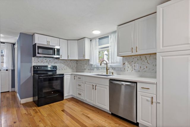 181 Central St, Rockland, MA 02370