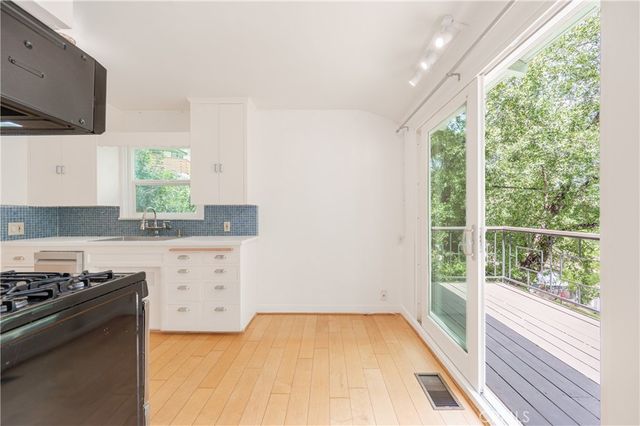 432 Fernwood Pacific, Topanga, CA 90290