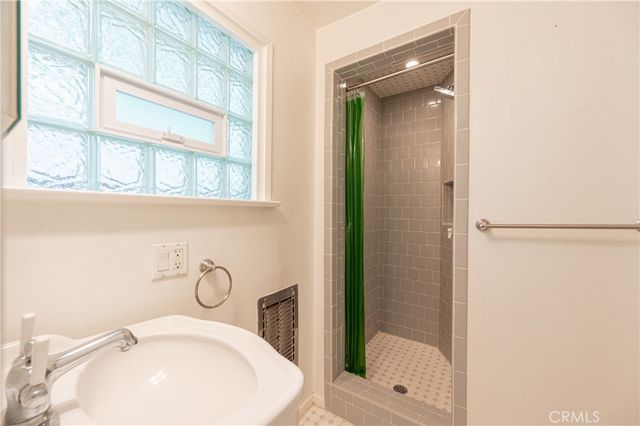 432 Fernwood Pacific, Topanga, CA 90290