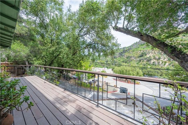 432 Fernwood Pacific, Topanga, CA 90290