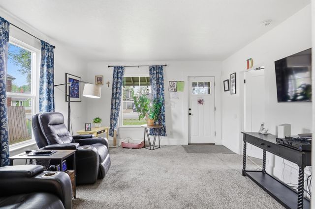 1723 E Hoffman Ave, Spokane, WA 99207