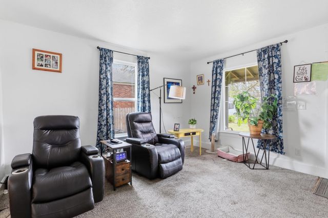 1723 E Hoffman Ave, Spokane, WA 99207