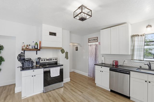 1723 E Hoffman Ave, Spokane, WA 99207