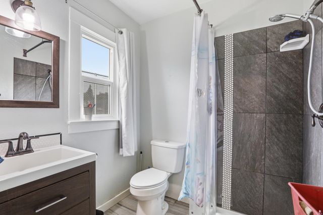 1723 E Hoffman Ave, Spokane, WA 99207
