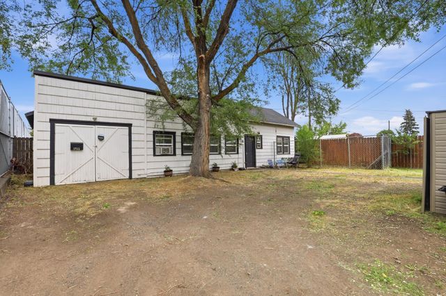 1723 E Hoffman Ave, Spokane, WA 99207