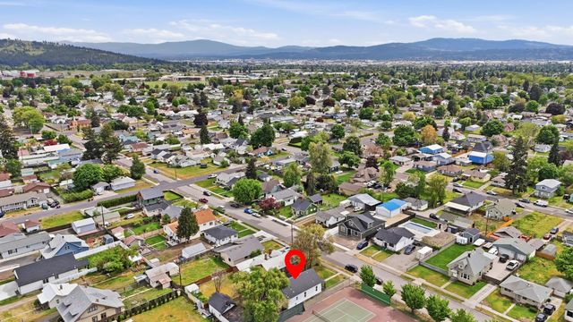 1723 E Hoffman Ave, Spokane, WA 99207
