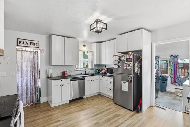 1723 E Hoffman Ave, Spokane, WA 99207