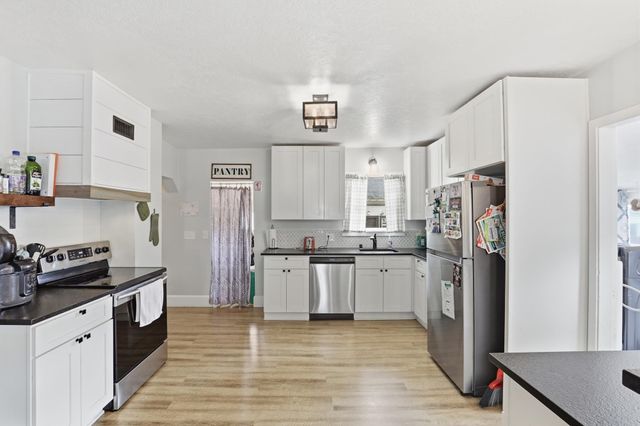 1723 E Hoffman Ave, Spokane, WA 99207