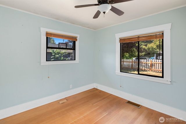 3410 37th Avenue SW, Seattle, WA 98126