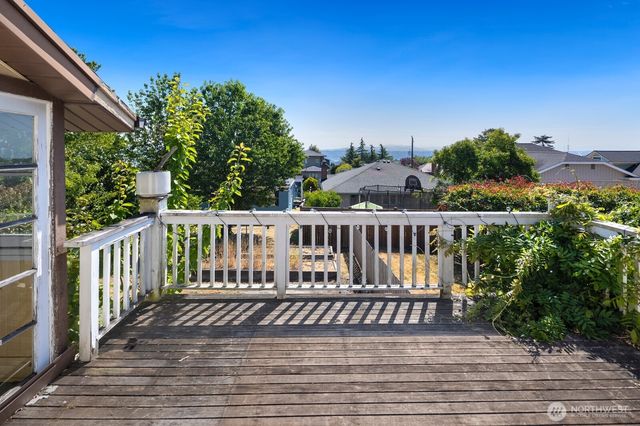 3410 37th Avenue SW, Seattle, WA 98126