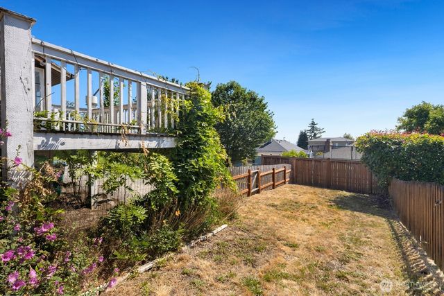 3410 37th Avenue SW, Seattle, WA 98126