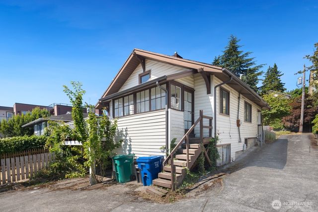 3410 37th Avenue SW, Seattle, WA 98126
