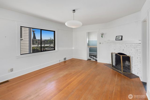 3410 37th Avenue SW, Seattle, WA 98126