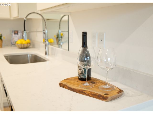 944 H Ave, Seaside, OR 97138