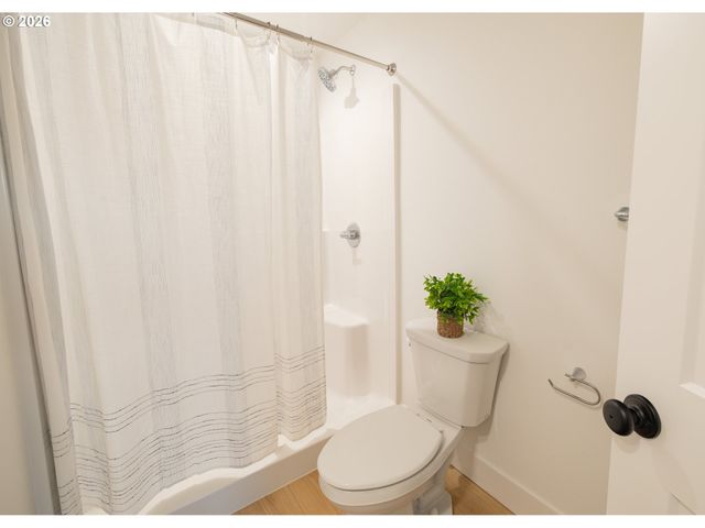 944 H Ave, Seaside, OR 97138