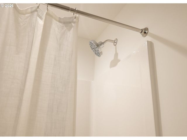 944 H Ave, Seaside, OR 97138