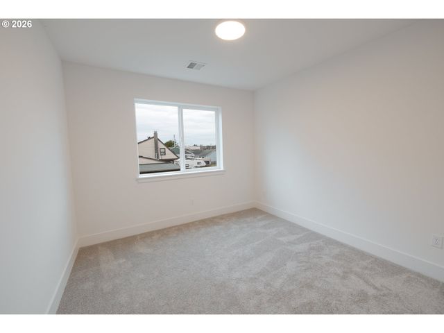 944 H Ave, Seaside, OR 97138