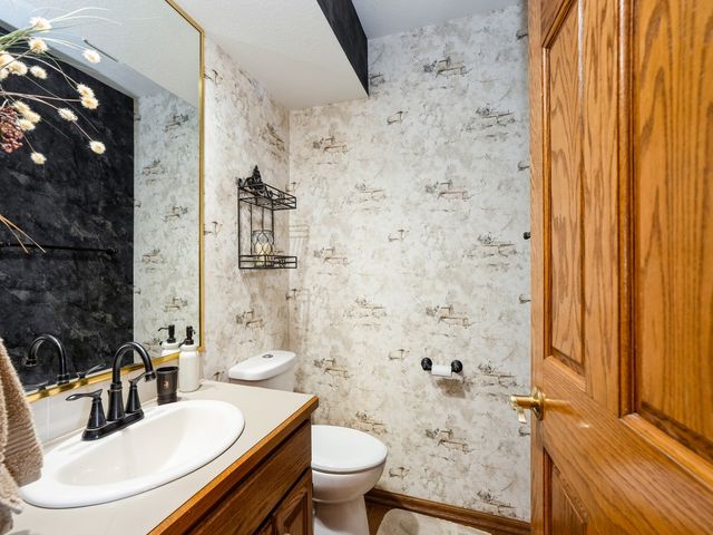 800 Scenic View Boulevard, Altoona, IA 50009