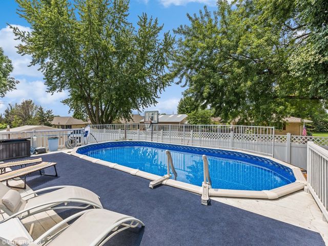 800 Scenic View Boulevard, Altoona, IA 50009