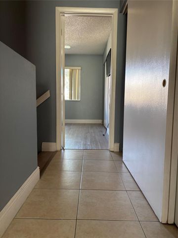 1327 Hampton Blvd 1327, North Lauderdale, FL 33068