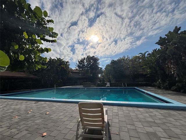 1327 Hampton Blvd 1327, North Lauderdale, FL 33068