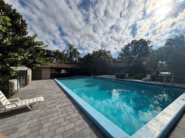 1327 Hampton Blvd 1327, North Lauderdale, FL 33068