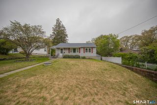 46 Park Avenue, Montville, CT 06382