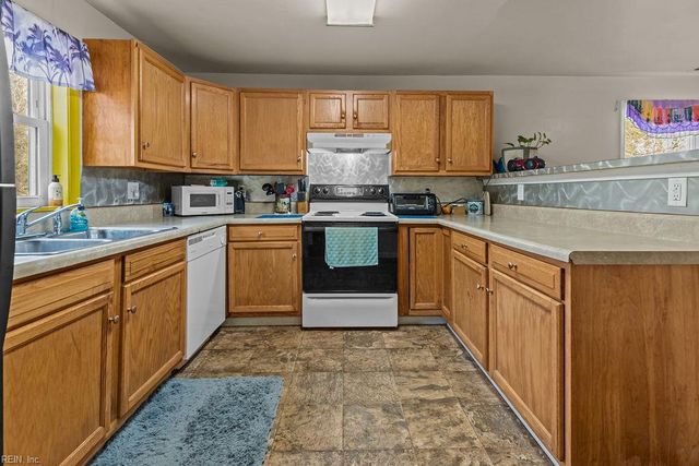 118 Sumner ST, Suffolk, VA 23438