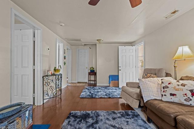 118 Sumner ST, Suffolk, VA 23438