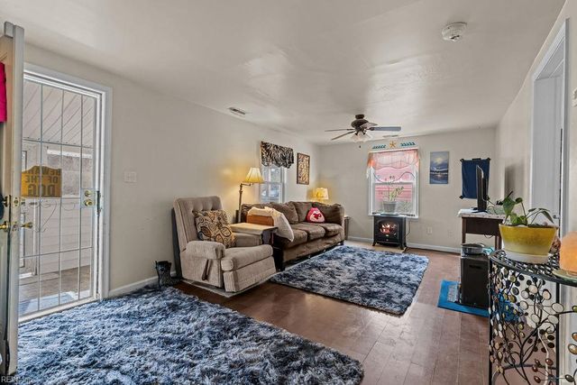 118 Sumner ST, Suffolk, VA 23438