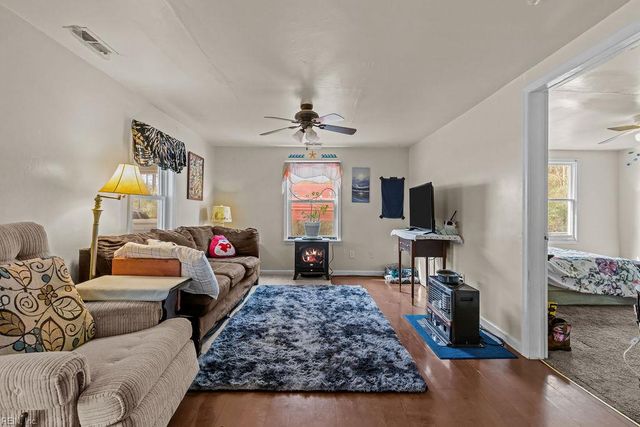 118 Sumner ST, Suffolk, VA 23438