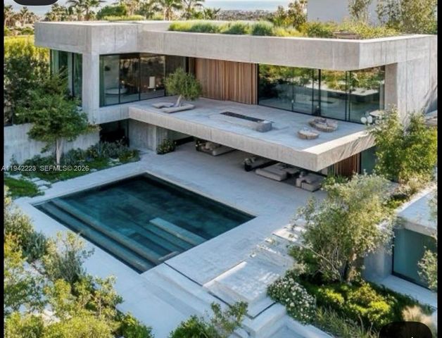 811 86th St, Miami Beach, FL 33141