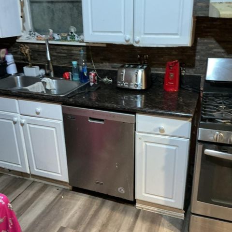 517 N Lake Avenue, Eagle Lake, TX 77434