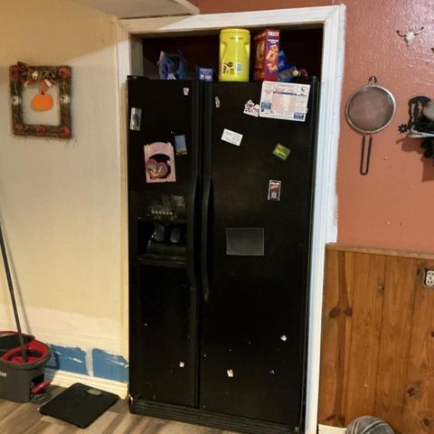 517 N Lake Avenue, Eagle Lake, TX 77434