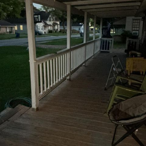 517 N Lake Avenue, Eagle Lake, TX 77434