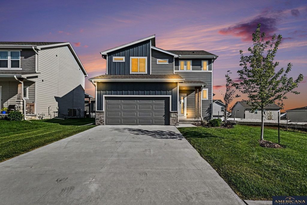 17604 Willit Street, Bennington, NE 68007