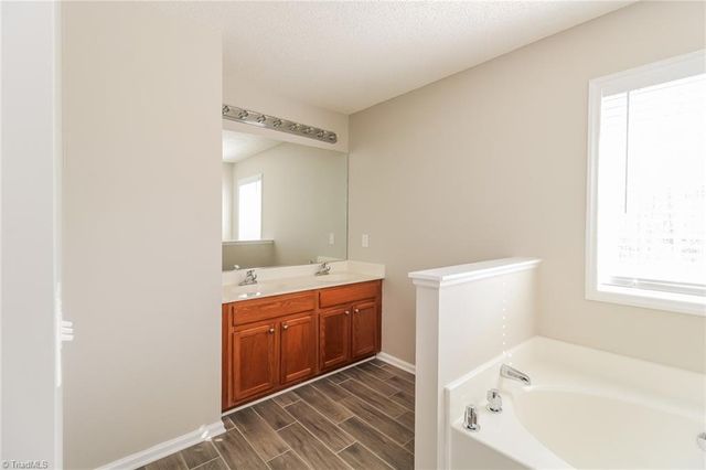 6900 Salem Quarter Road, Belews Creek, NC 27009