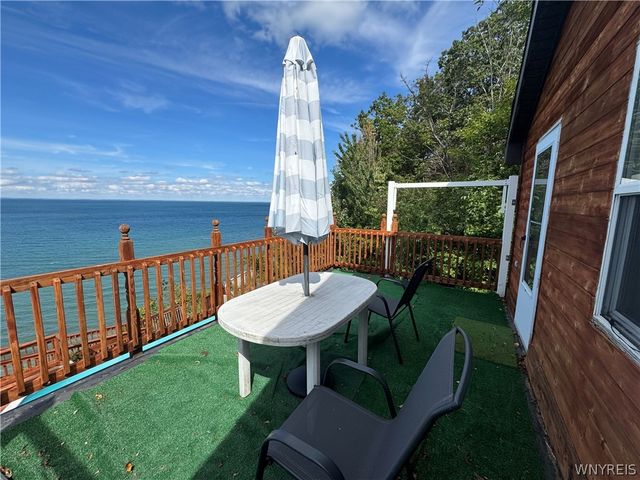 6474 Hamilton Drive, Evans, NY 14047