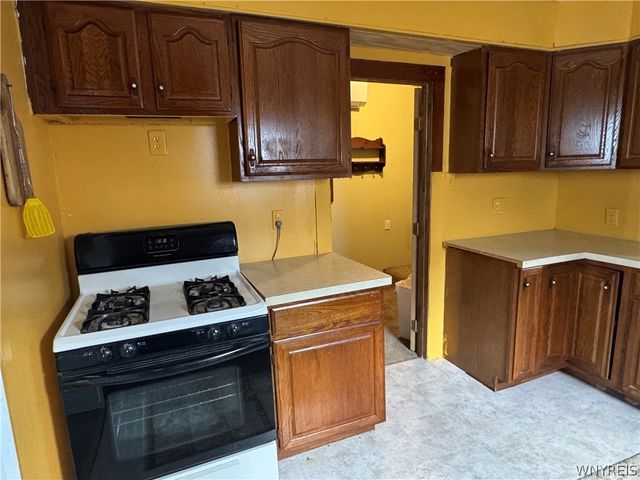 6474 Hamilton Drive, Evans, NY 14047