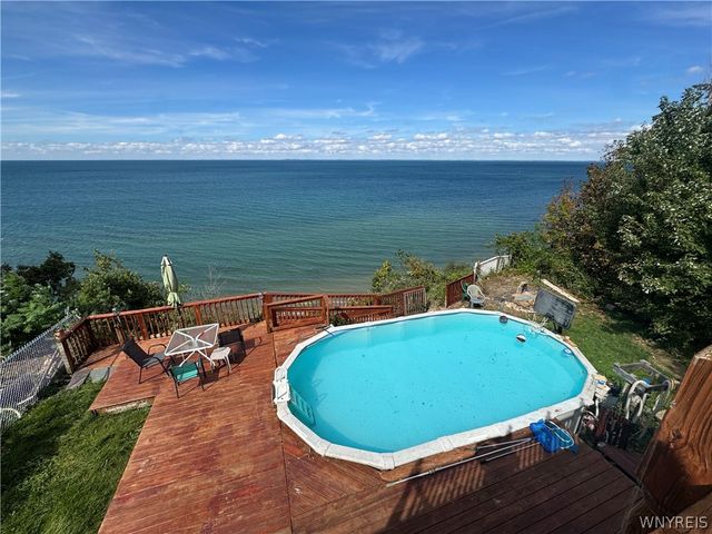 6474 Hamilton Drive, Evans, NY 14047