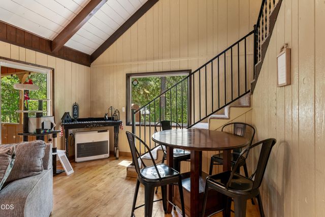 6907 Bear Branch Road, Rogue River, OR 97537