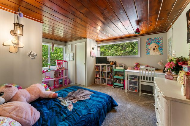 6907 Bear Branch Road, Rogue River, OR 97537