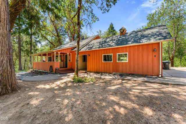 6907 Bear Branch Road, Rogue River, OR 97537