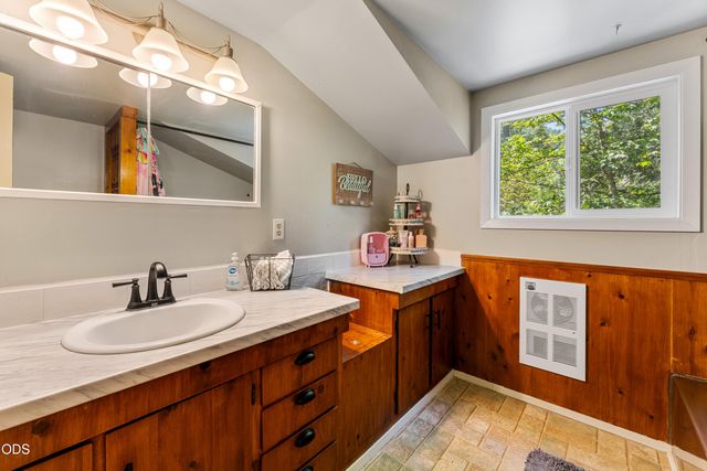 6907 Bear Branch Road, Rogue River, OR 97537